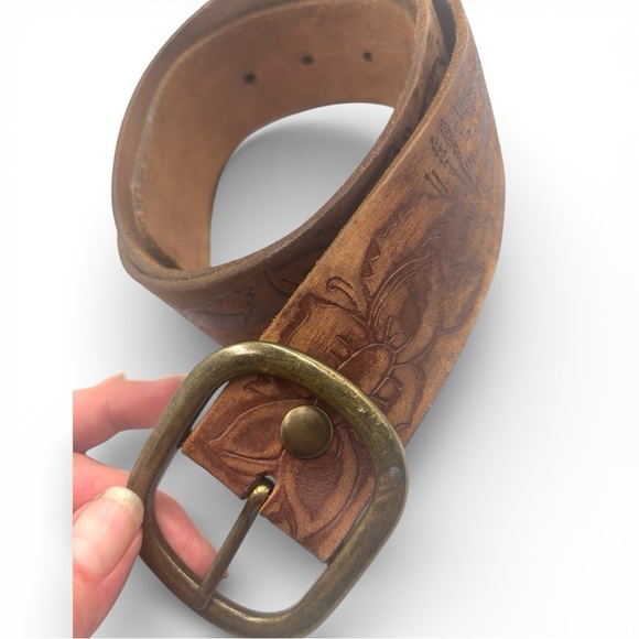 Abercrombie & Fitch Other - Vintage A&F patina tooledfloral genuine Leather Belt Brass Buckle western L